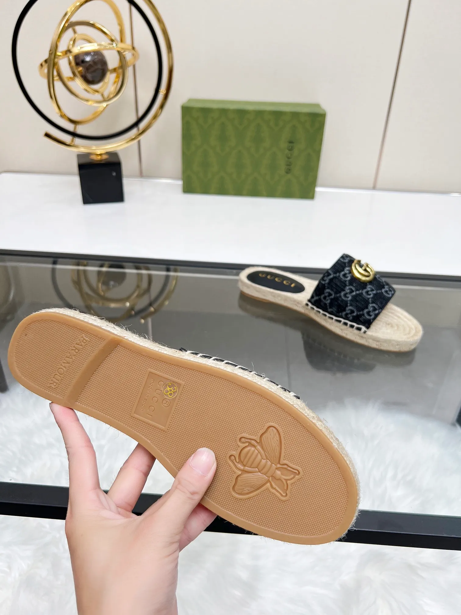👟👟Ex-factory price 320👟👟 Gucci slippers fisherman shoes new color Injection molded one-piece straw bottom, high-end quality Fabric: Double G imported fabric Lining: sheepskin lining Code number: 35~42 Fabric styles include apricot, floral, pink, black, blue, burgundy, champagne, green, orange, cyan, starry sky, more than 30 colors to choose from, many colors to be updated in the future ,,,,,,,,